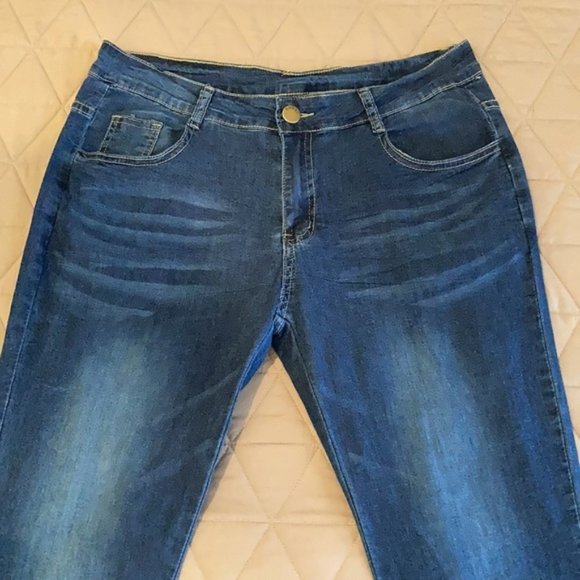 Embellished Skinny Jeans - Picture 8 of 8